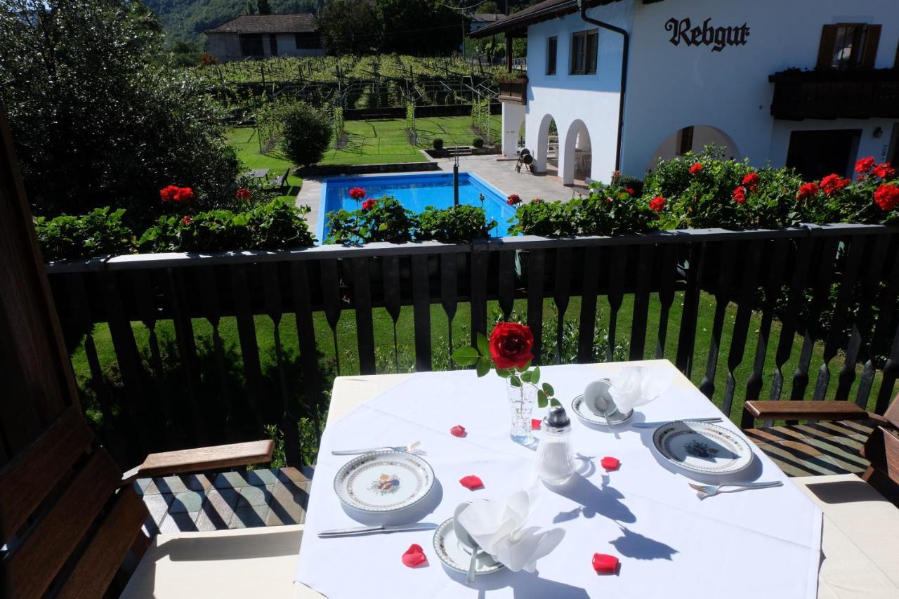 Pension Rebgut Couette-café 3*