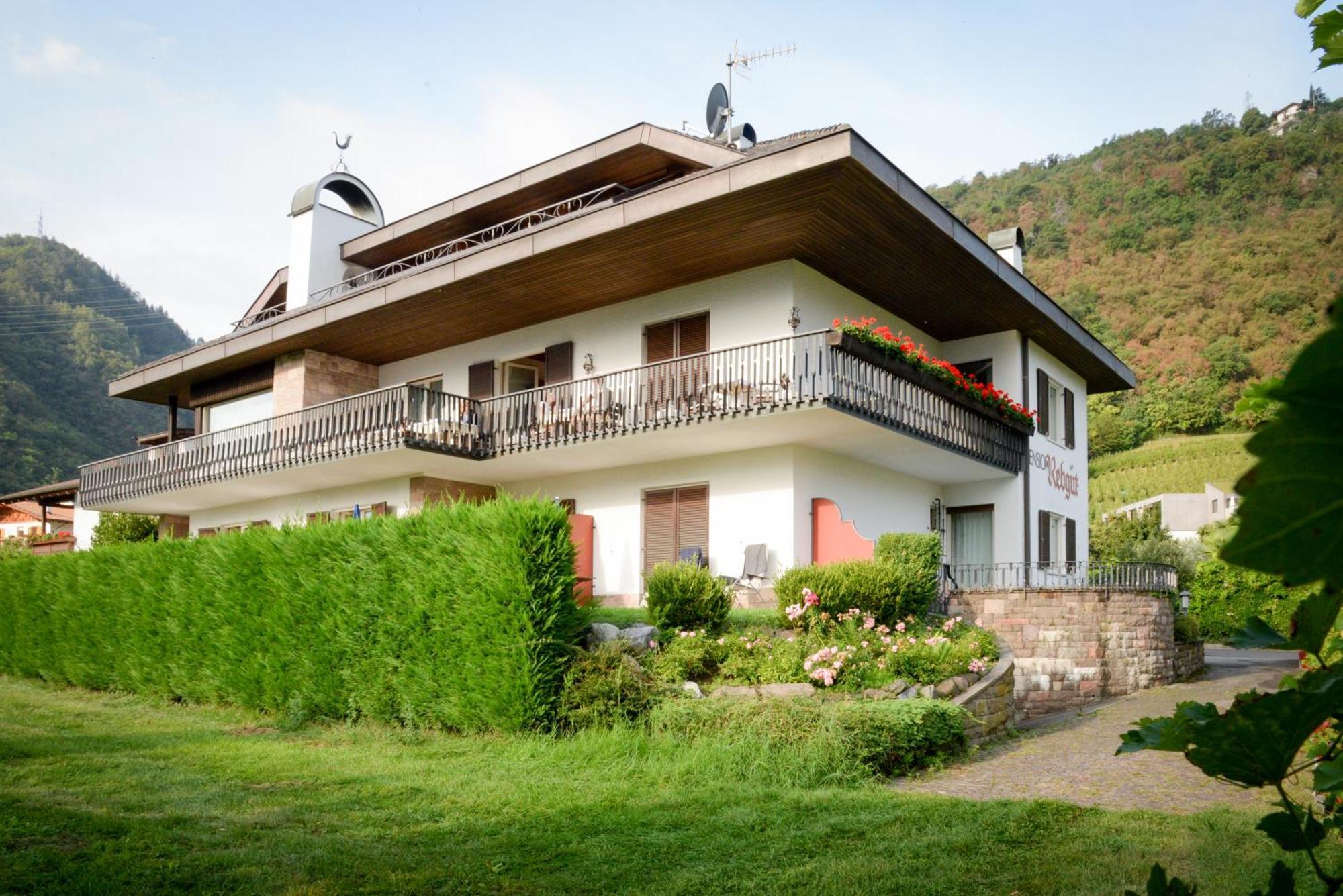 Couette-café Pension Rebgut 3*